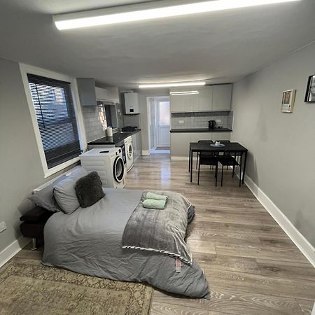 ロンドンCozy Two Bed In Brixton Next To Stationアパートメント エクステリア 写真